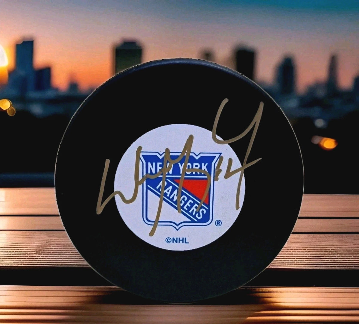 Wayne Gretzky Signed New York Rangers Hockey Puck with Display Case