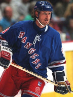 Wayne Gretzky Signed New York Rangers Hockey Puck with Display Case — photo 2