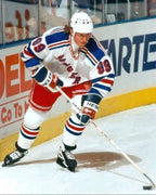 Wayne Gretzky Signed New York Rangers Hockey Puck with Display Case — photo 4