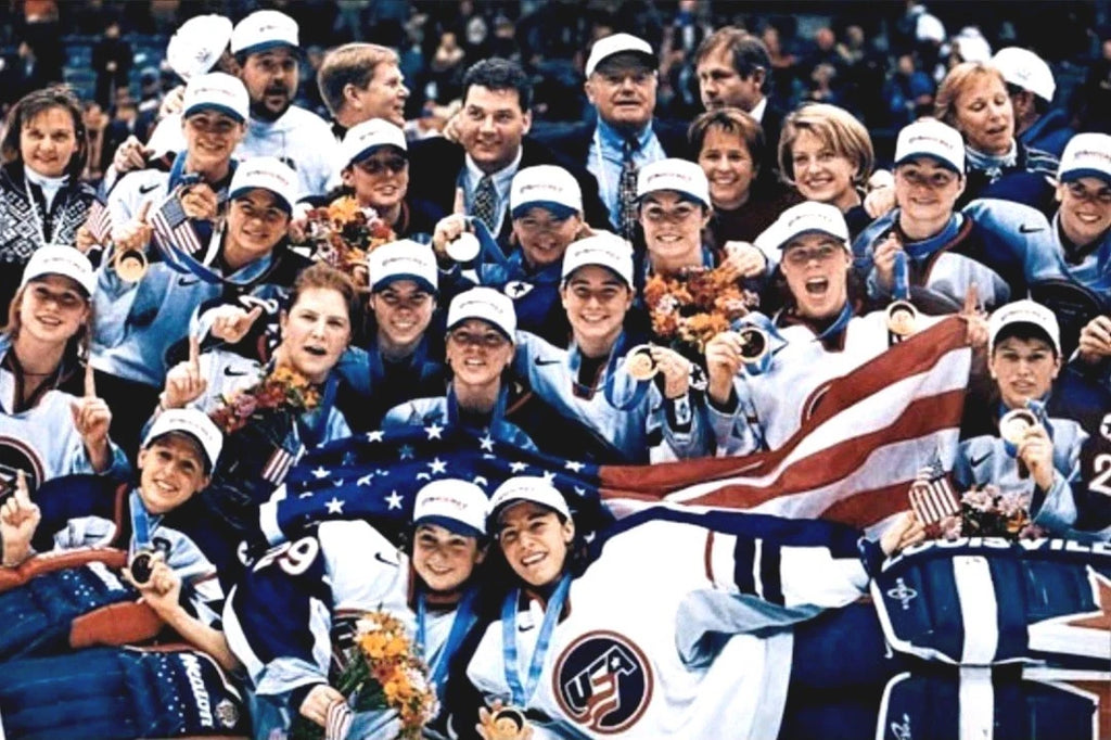 1998 USA Women’s Olympic Hockey Team-Signed Nike Jersey — photo 2