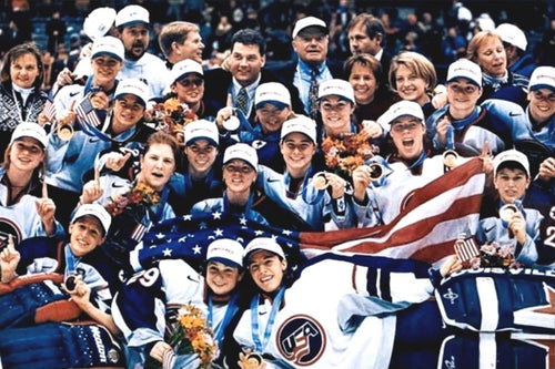 1998 USA Women’s Olympic Hockey Team-Signed Nike Jersey — photo 2