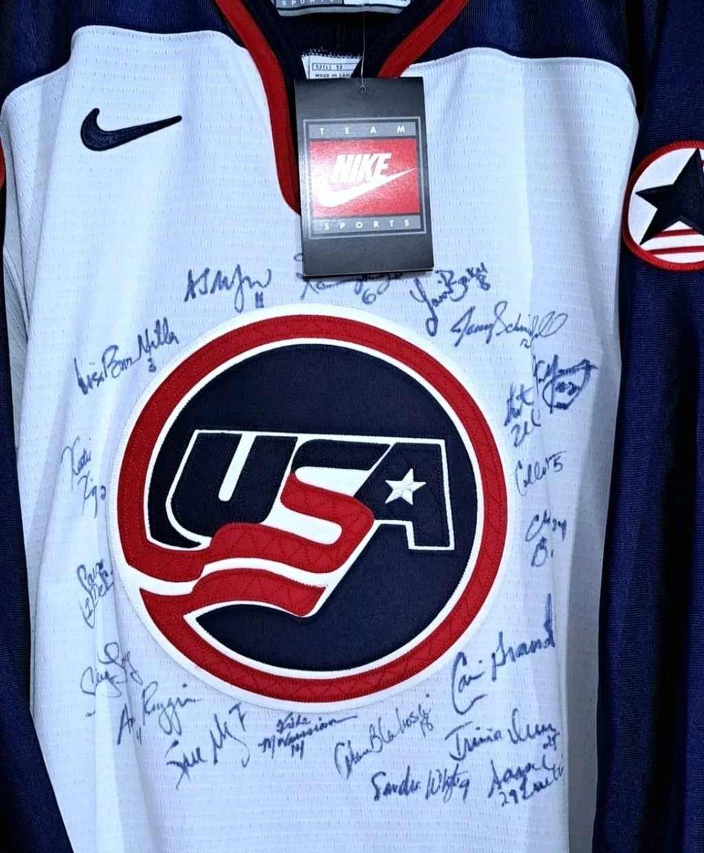 1998 USA Women’s Olympic Hockey Team-Signed Nike Jersey — photo 3