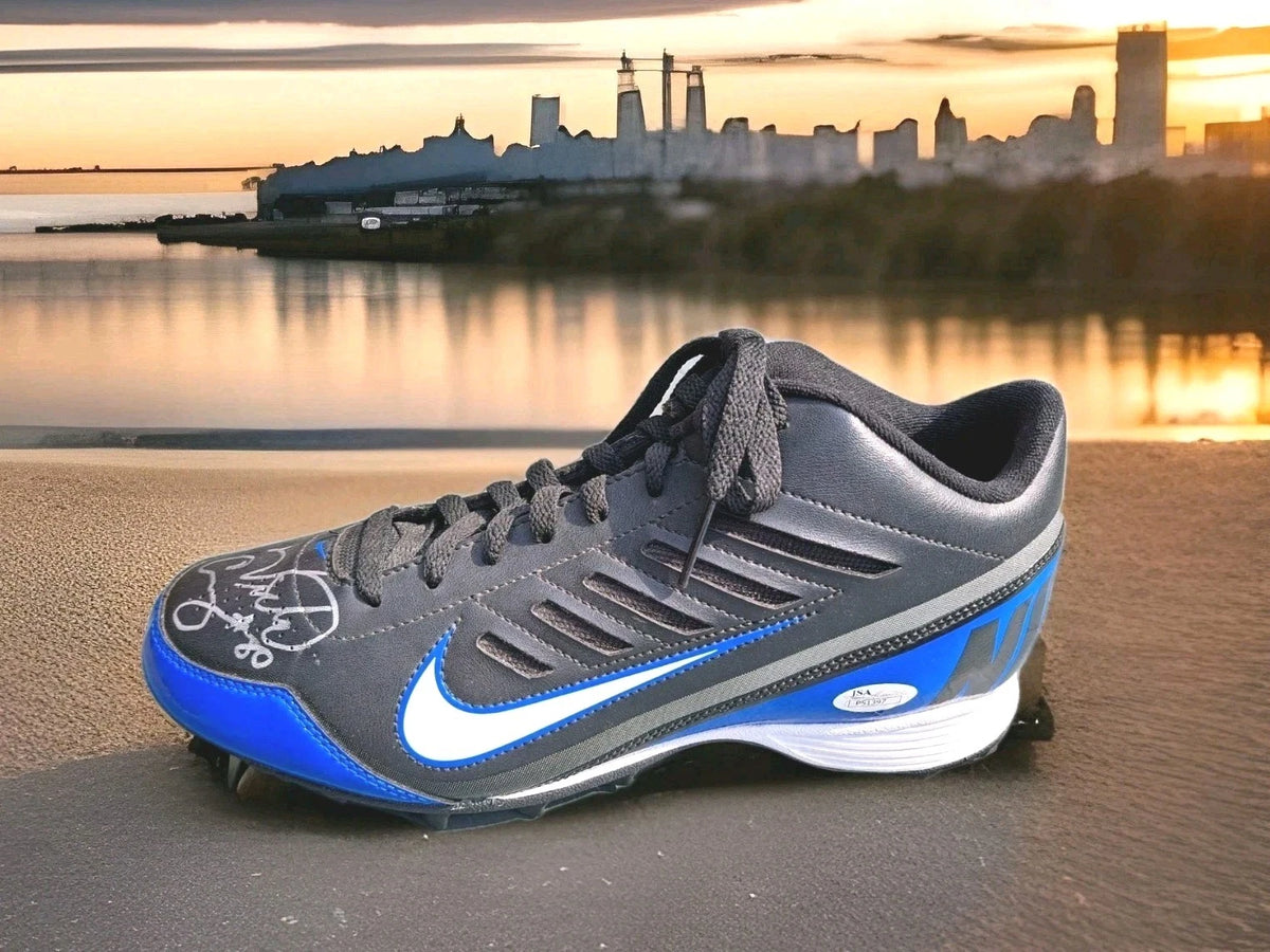 Victor Cruz NY Giants Signed Nike Landshark Cleat JSA — photo 3