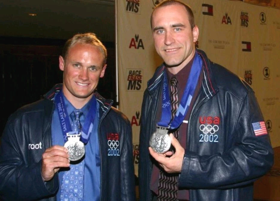 2002 USA Olympic Luge Team 🇺🇸 Mark Grimmett 🇺🇸 Athlete Worn ROOTS Pullover — photo 4