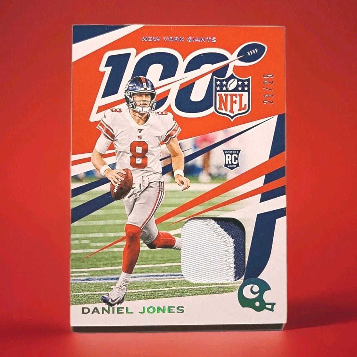 Daniel Jones 2019 Panini Chronicles Rookie Patch — 21/25 — photo 1