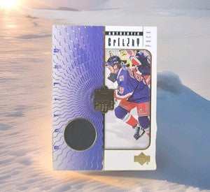 Wayne Gretzky Game Used Puck 1999 Upper Deck Gretzky Living Legends